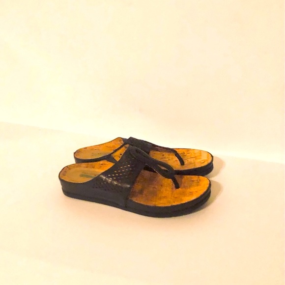 Bare traps(Memory Foam) Size 10 Thong Sandals - Picture 4 of 7